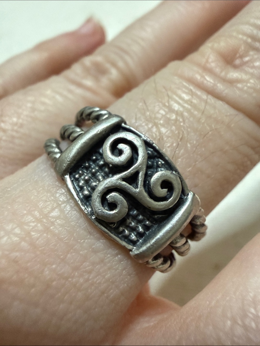 Sterling Silver 925 Antique-Style Silver Swirl Statement Ring size 7.5 - Picture 9 of 10